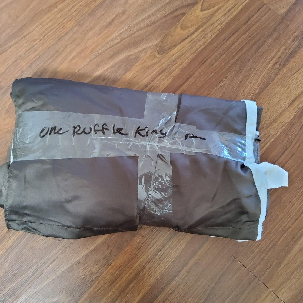 King Dust Ruffle Bed Skirt Brown New